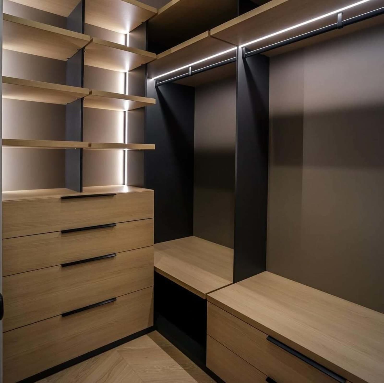 Гардеробная в минимализме с акцентами черного — фото 2